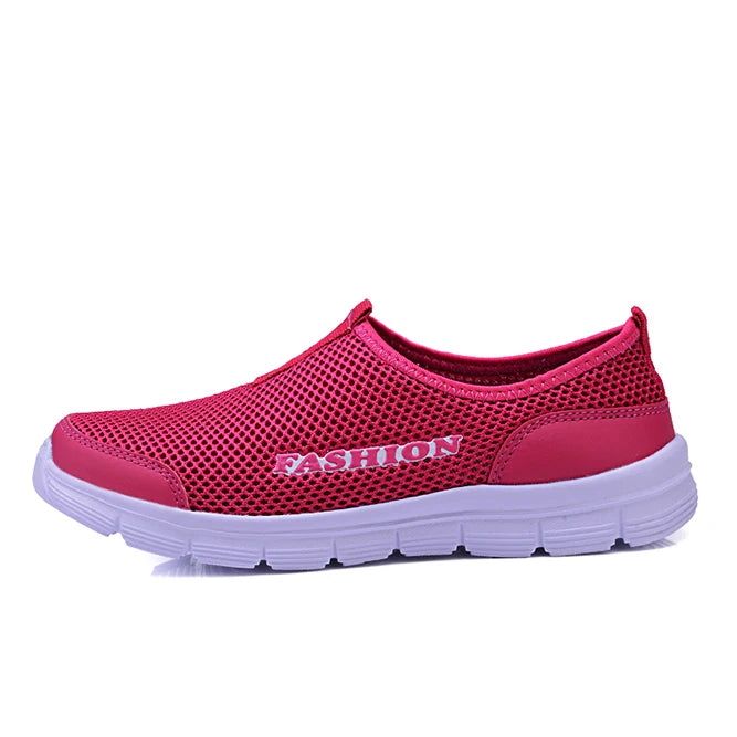 Summer Men Casual Shoes 2019 New Men Flat Sneakers Plus Size 36-46 Mesh Lightweight Breathable Water Slip-on Shoes Mens Loafers
