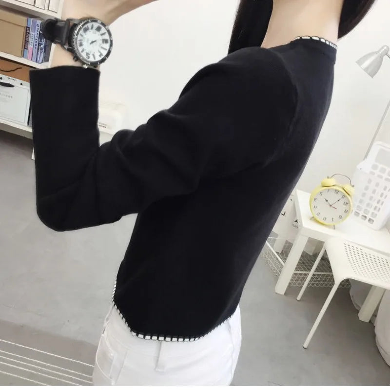 Autumn and Winter Women's Tees Pullover Round Neck Contrast Single Breasted Tie Flowers Long Sleeved Sweater Knitted Casual Tops