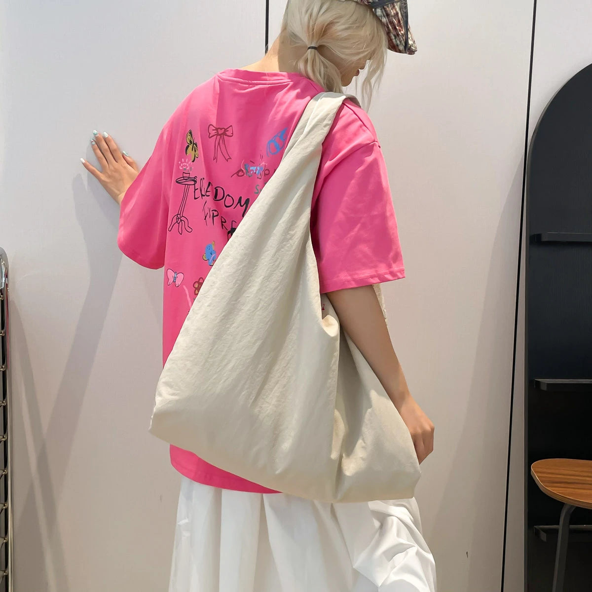 Women handbags. Simple and large-capacity lazy wind relaxation bag Hobo bag commuting bag 2025 early autumn new tide Joker bag