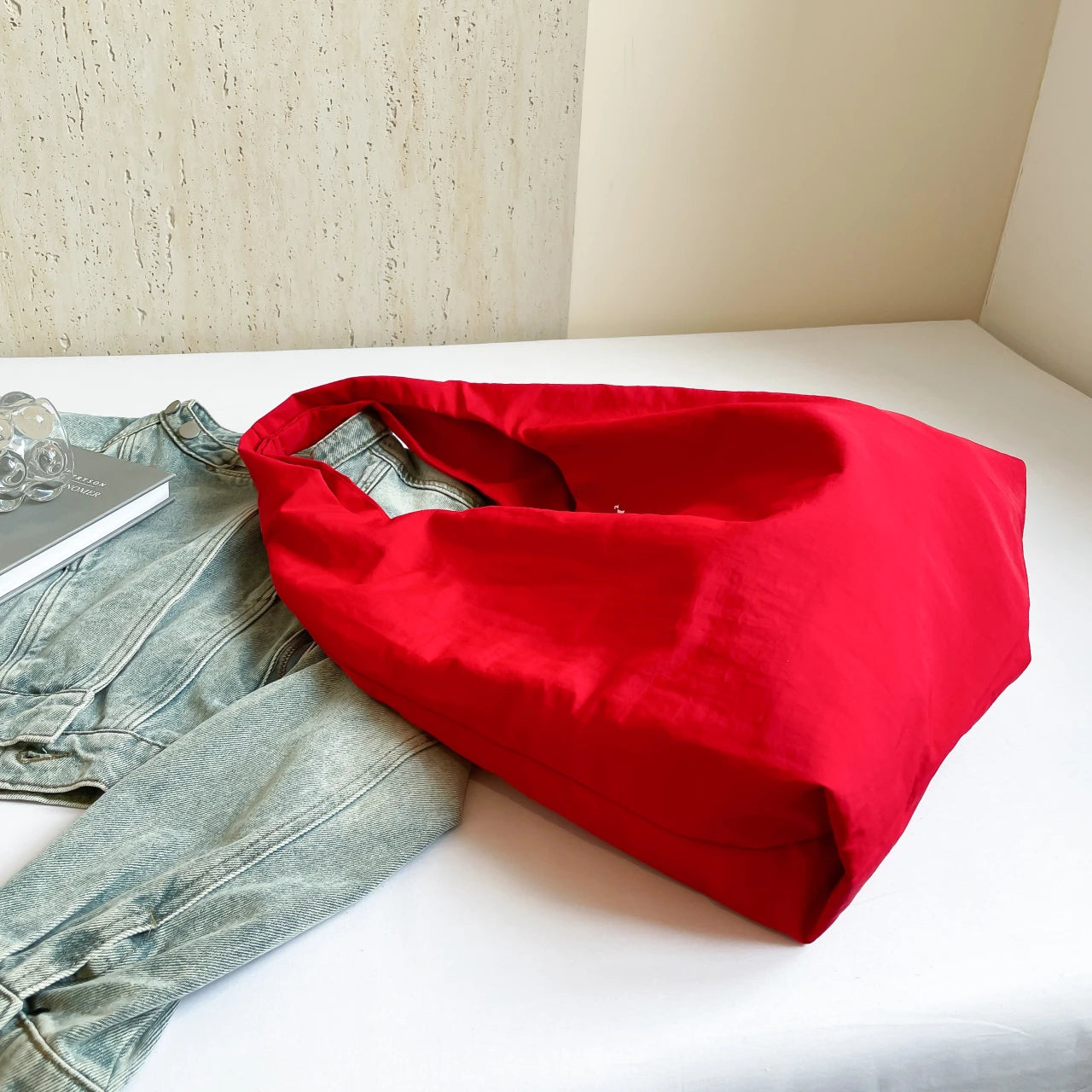 Women handbags. Simple and large-capacity lazy wind relaxation bag Hobo bag commuting bag 2025 early autumn new tide Joker bag