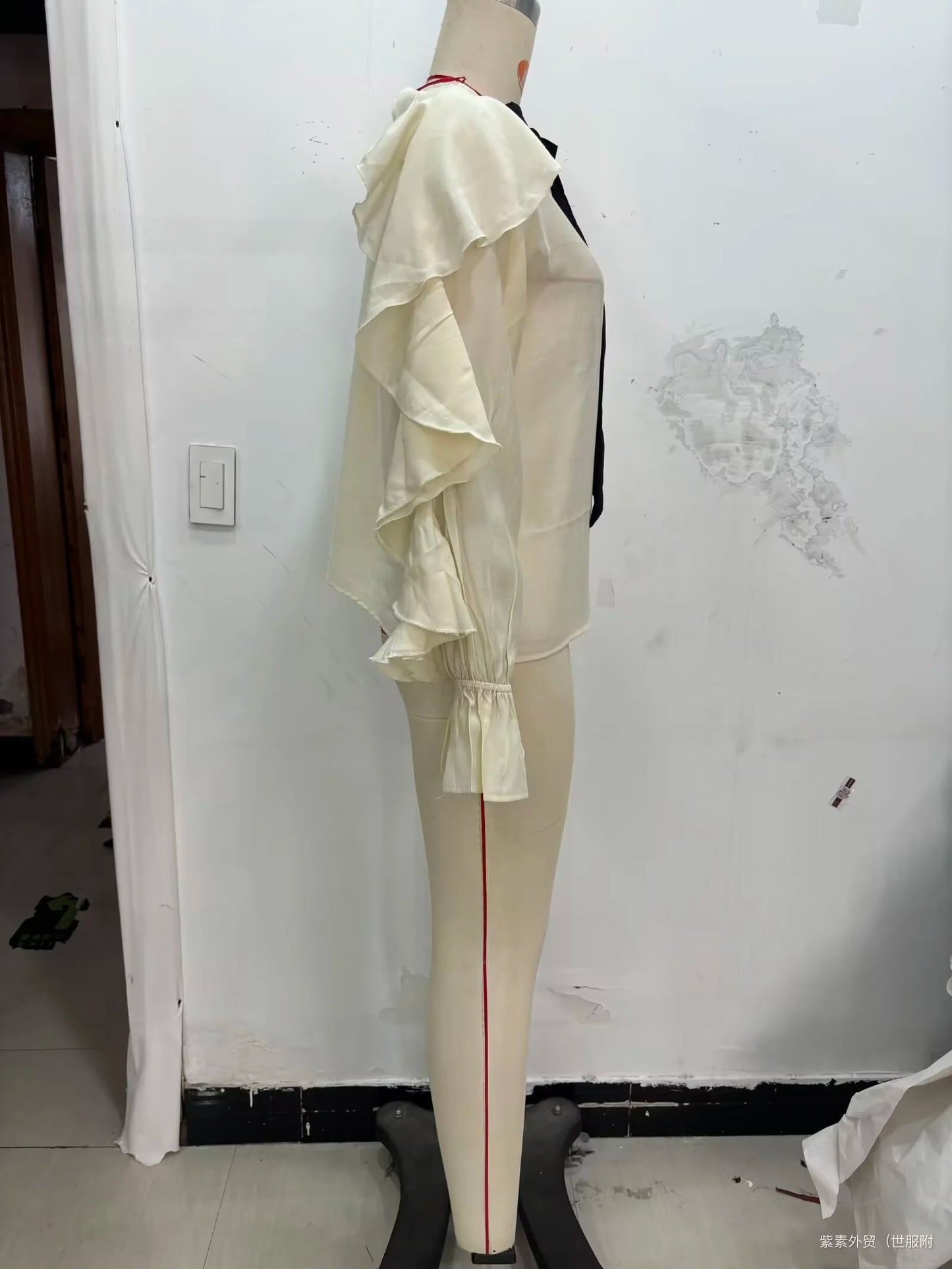 Summer 2025 new women's clothing with European and American style temperament contrasting color ribbon ruffle edge cover shirt