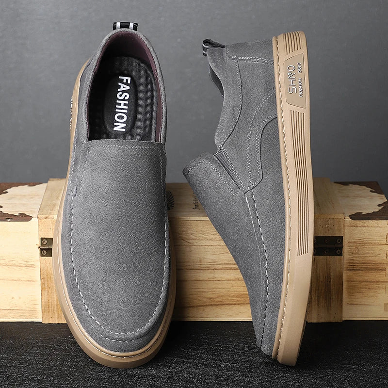 Men's shoes 2025 new autumn soft soled suede sneakers, youth versatile board shoes, one foot casual leather shoes