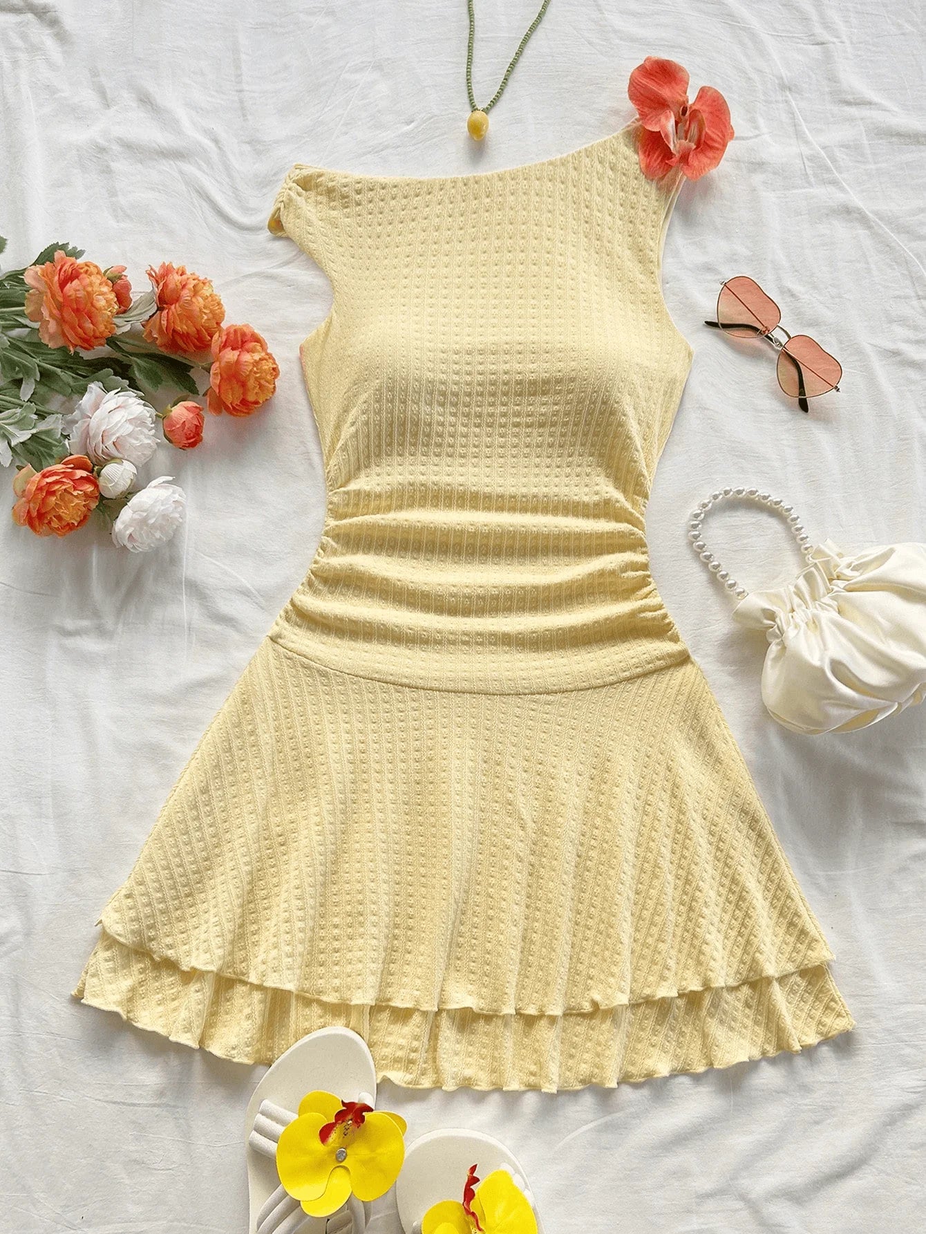 Summer 2025 new women's clothing: Three-dimensional flower pleated decorative texture sleeveless short dress