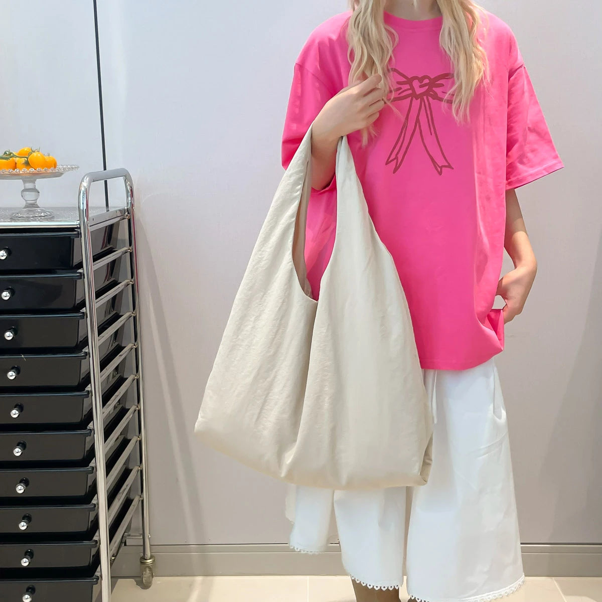 Women handbags. Simple and large-capacity lazy wind relaxation bag Hobo bag commuting bag 2025 early autumn new tide Joker bag
