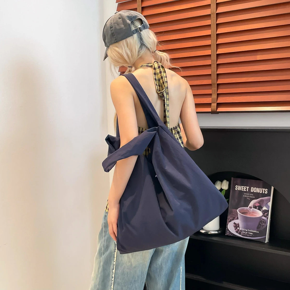 Women handbags. Simple and large-capacity lazy wind relaxation bag Hobo bag commuting bag 2025 early autumn new tide Joker bag