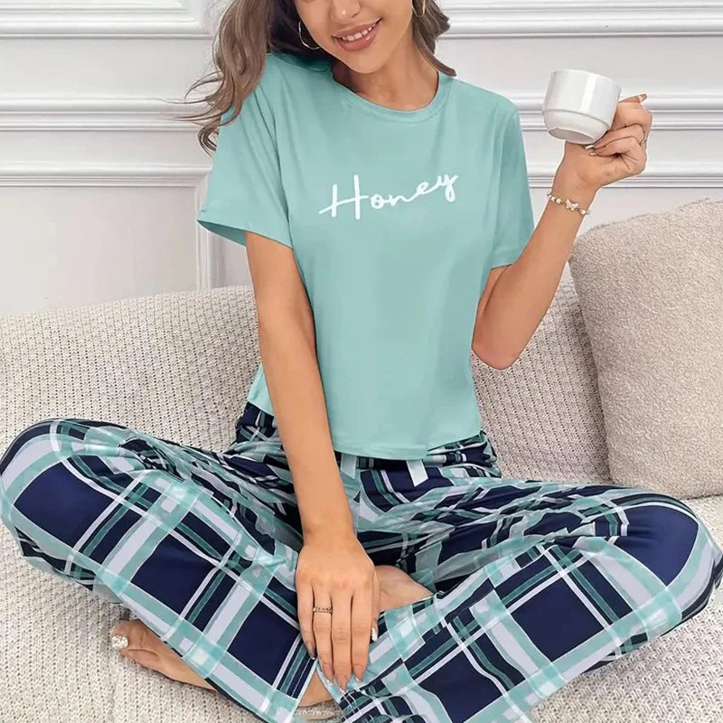 Women's Pajama Pj Set Letter Print Short Sleeve Top & Plaid Print Pants with Bow Details Casual Sleepwear for Adults All Seasons
