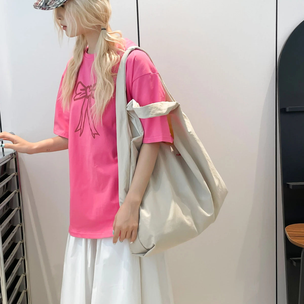 Women handbags. Simple and large-capacity lazy wind relaxation bag Hobo bag commuting bag 2025 early autumn new tide Joker bag