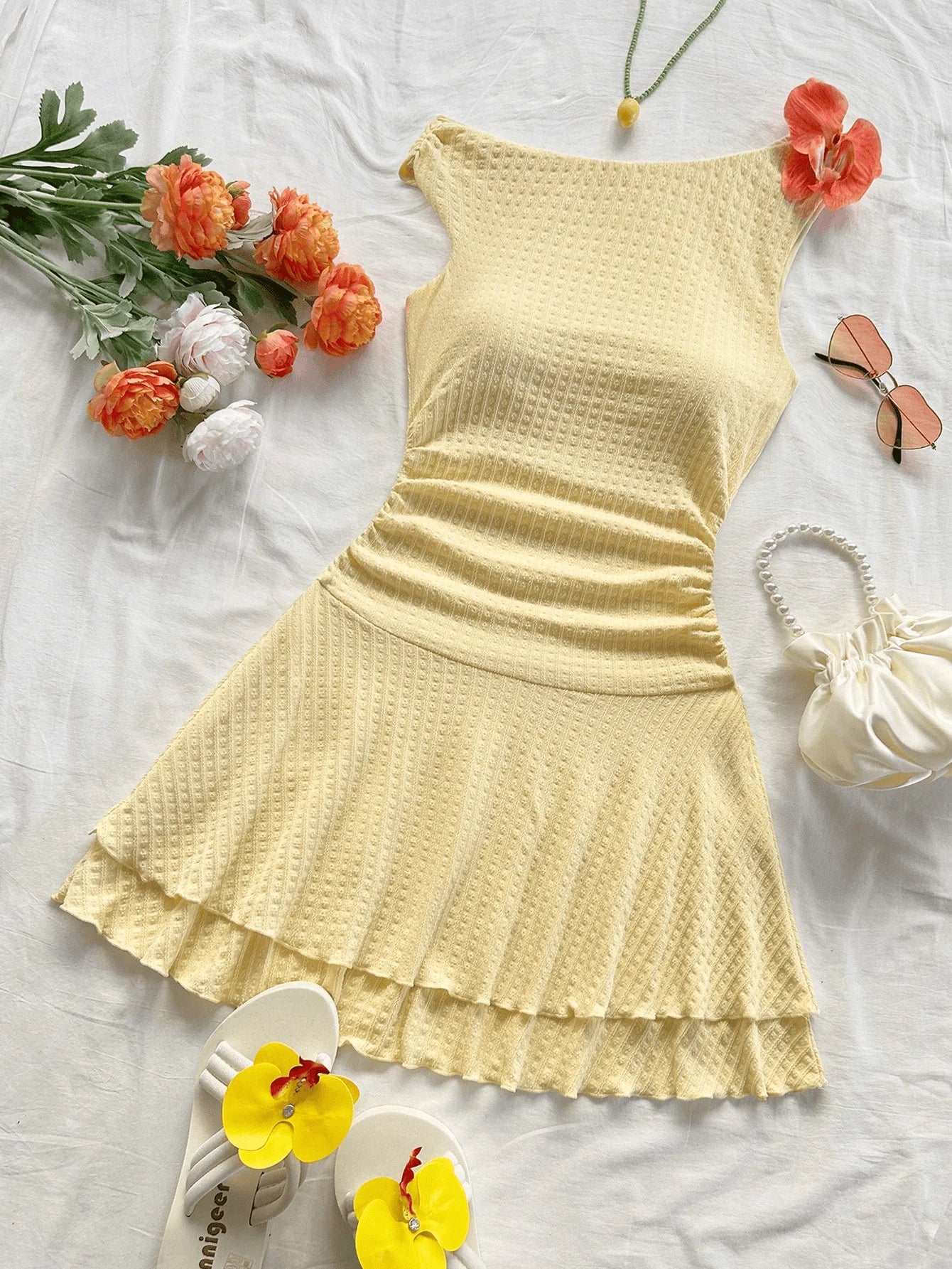 Summer 2025 new women's clothing: Three-dimensional flower pleated decorative texture sleeveless short dress