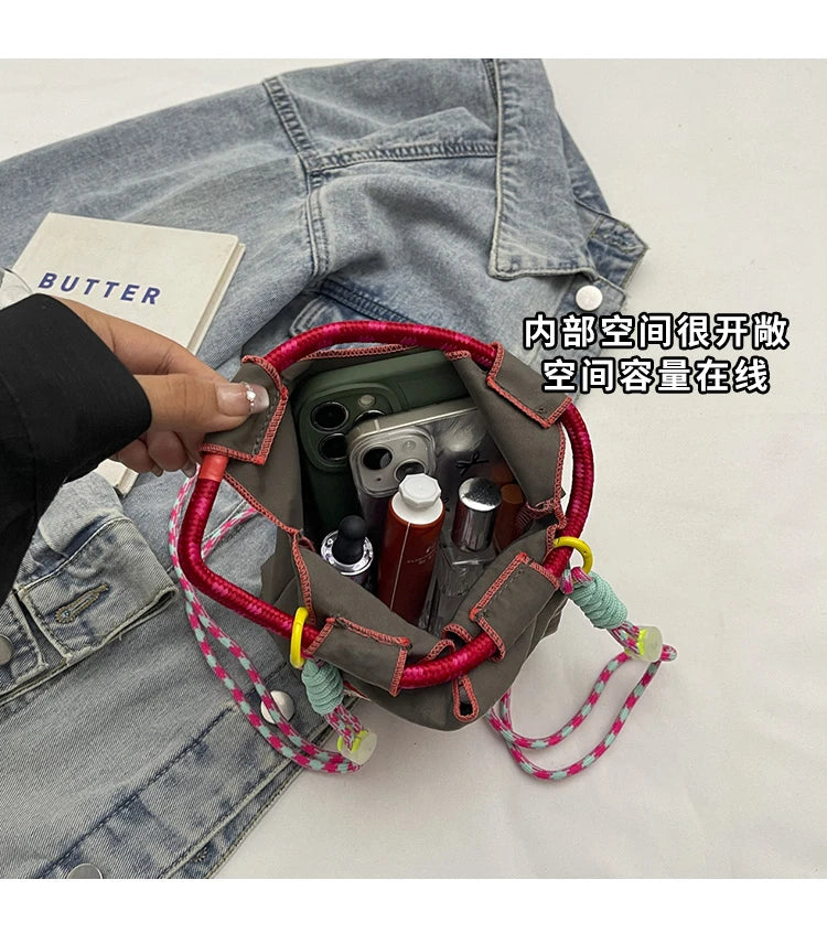Cartoon embroidered handbag - casual and fashionable, single shoulder bag, lightweight, suitable for commuting, crossbody bag