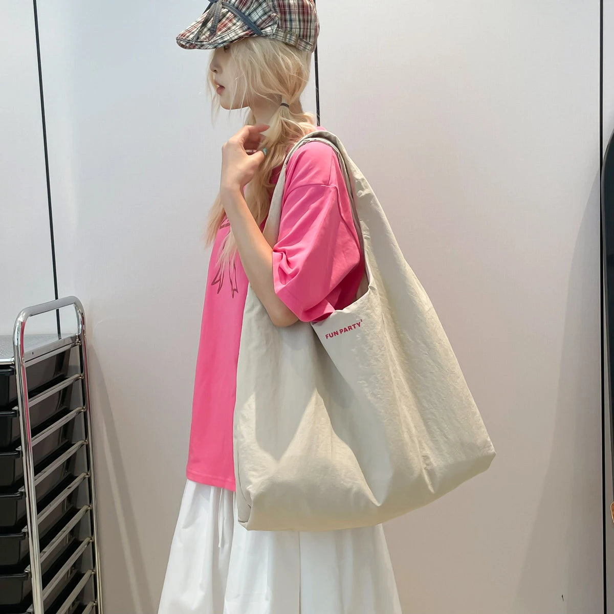 Women handbags. Simple and large-capacity lazy wind relaxation bag Hobo bag commuting bag 2025 early autumn new tide Joker bag