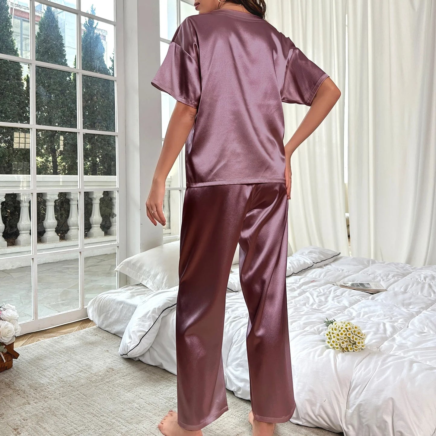 High Quality Casual Ice Silk Loose Pajamas Set Short Sleeved Long Pants Comfortable Pajama Set Daily Home Clothes Pajama Set