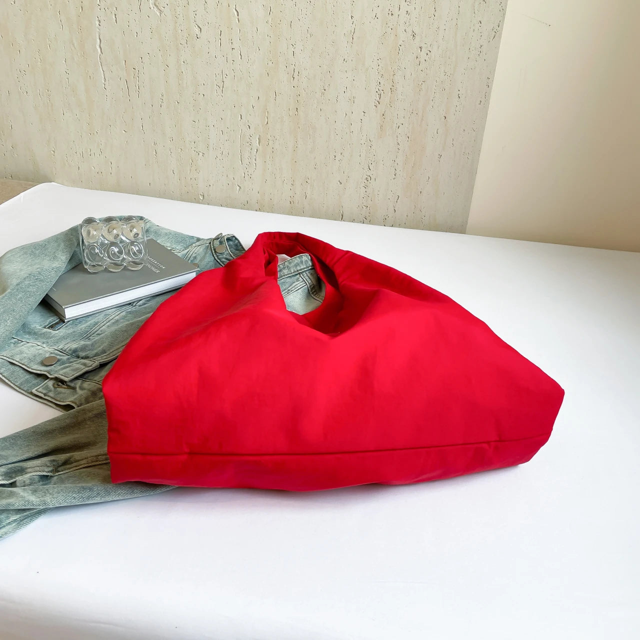 Women handbags. Simple and large-capacity lazy wind relaxation bag Hobo bag commuting bag 2025 early autumn new tide Joker bag