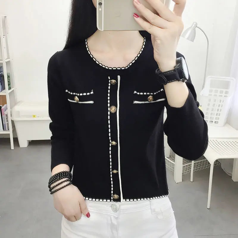 Autumn and Winter Women's Tees Pullover Round Neck Contrast Single Breasted Tie Flowers Long Sleeved Sweater Knitted Casual Tops