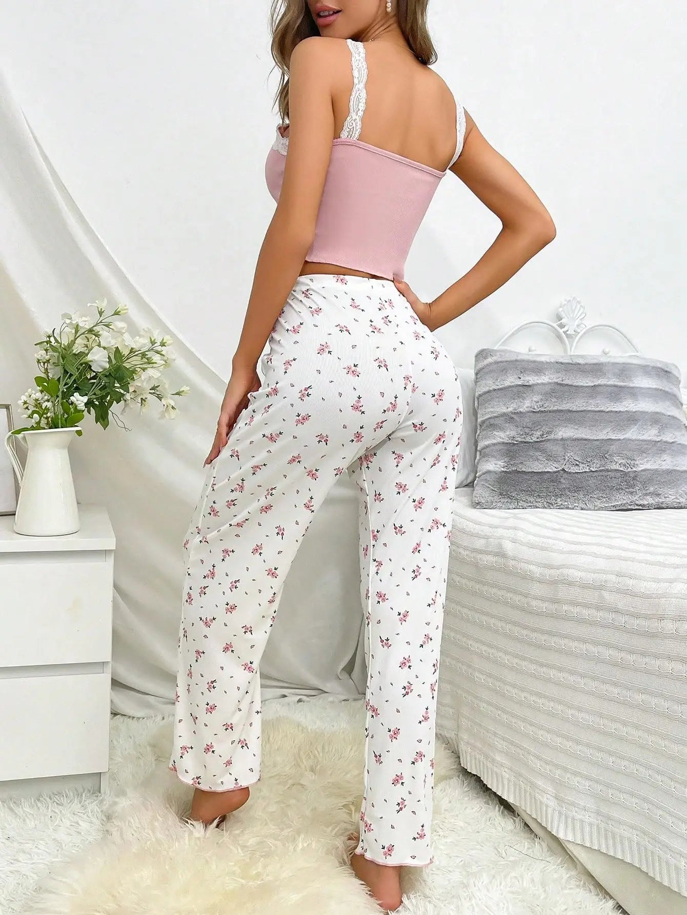 Women's Pink Cami Pajama Set Floral Print Wide Leg Pants Lace Trim Ribbed Sleepwear Soft Comfortable Pj Set New Trendy Fashion