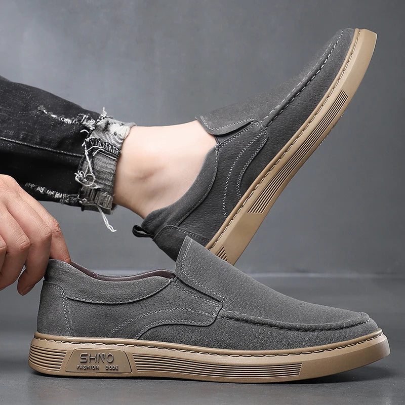 Men's shoes 2025 new autumn soft soled suede sneakers, youth versatile board shoes, one foot casual leather shoes