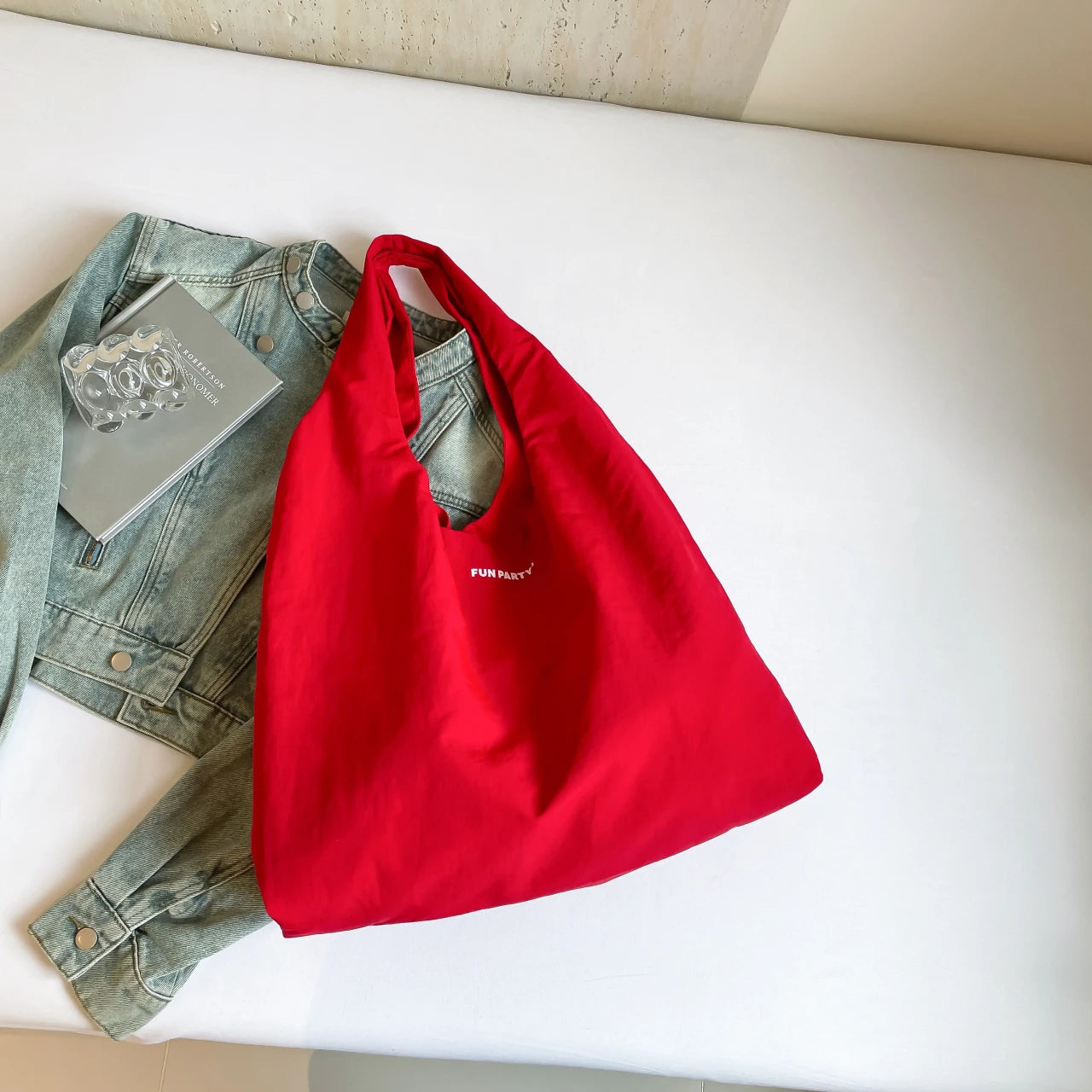 Women handbags. Simple and large-capacity lazy wind relaxation bag Hobo bag commuting bag 2025 early autumn new tide Joker bag