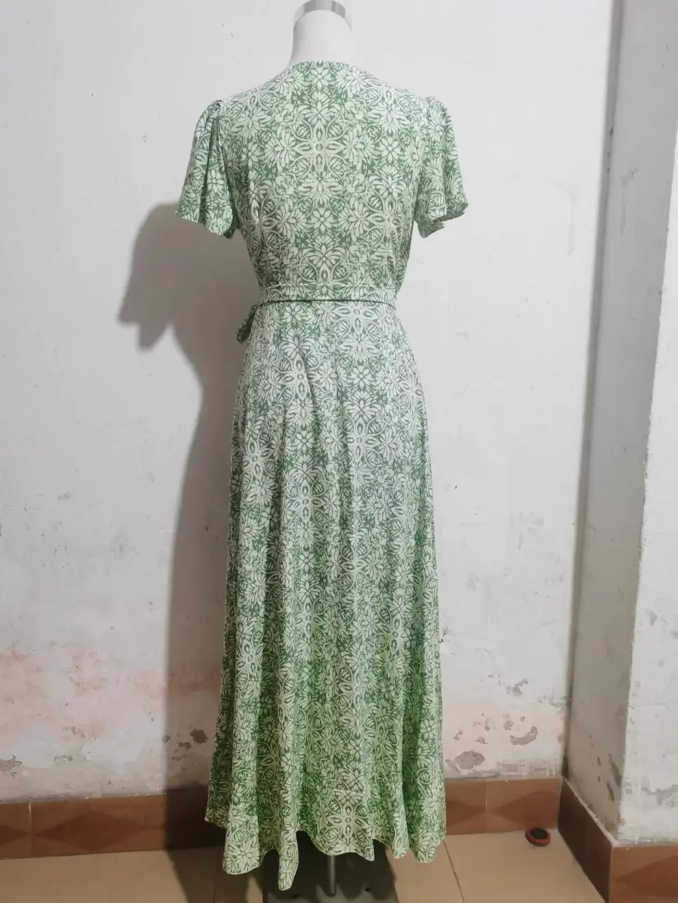 New Summer Women's V-neck Print Short-sleeve One-piece Belted Dress Beach Vacation Style Midi Skirt Regular Waistline