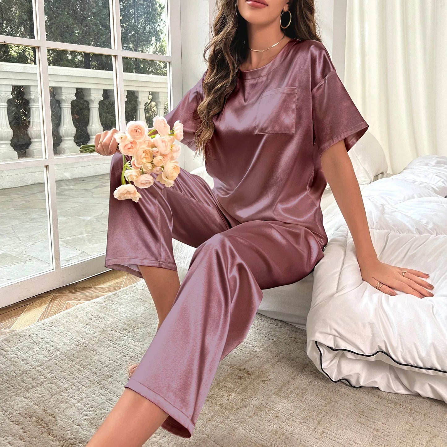 High Quality Casual Ice Silk Loose Pajamas Set Short Sleeved Long Pants Comfortable Pajama Set Daily Home Clothes Pajama Set