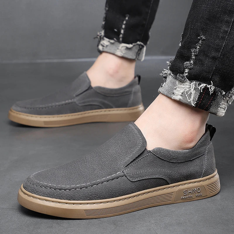 Men's shoes 2025 new autumn soft soled suede sneakers, youth versatile board shoes, one foot casual leather shoes