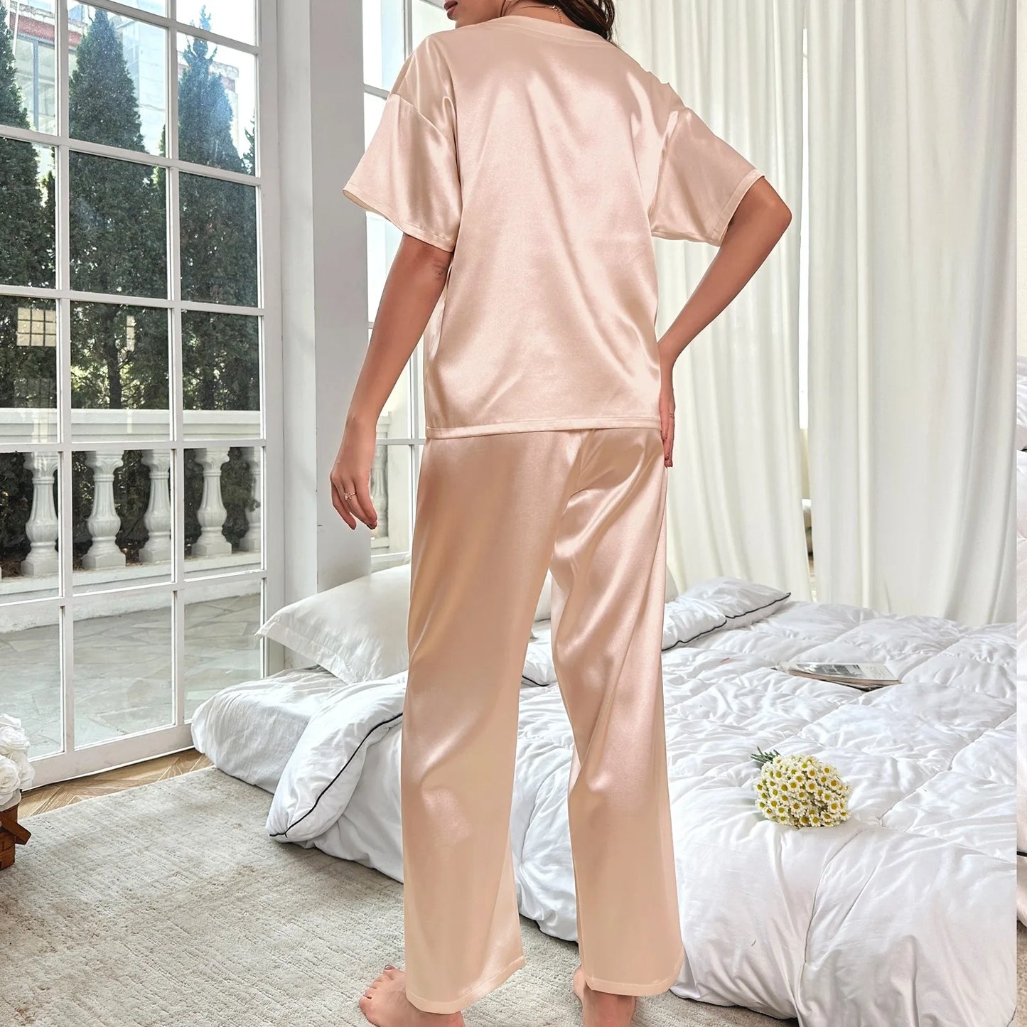 High Quality Casual Ice Silk Loose Pajamas Set Short Sleeved Long Pants Comfortable Pajama Set Daily Home Clothes Pajama Set