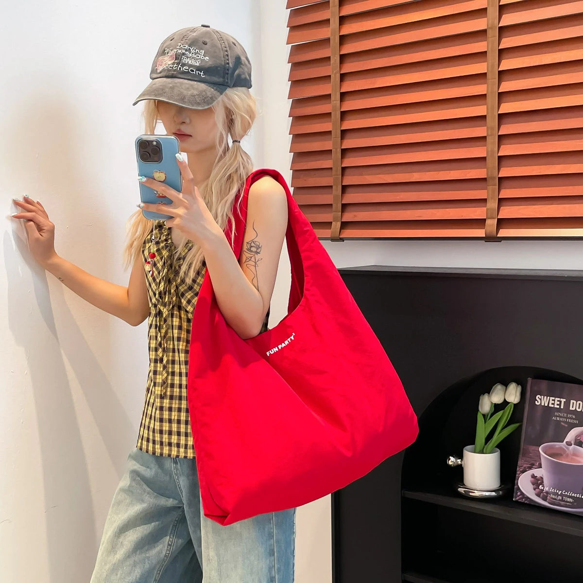 Women handbags. Simple and large-capacity lazy wind relaxation bag Hobo bag commuting bag 2025 early autumn new tide Joker bag