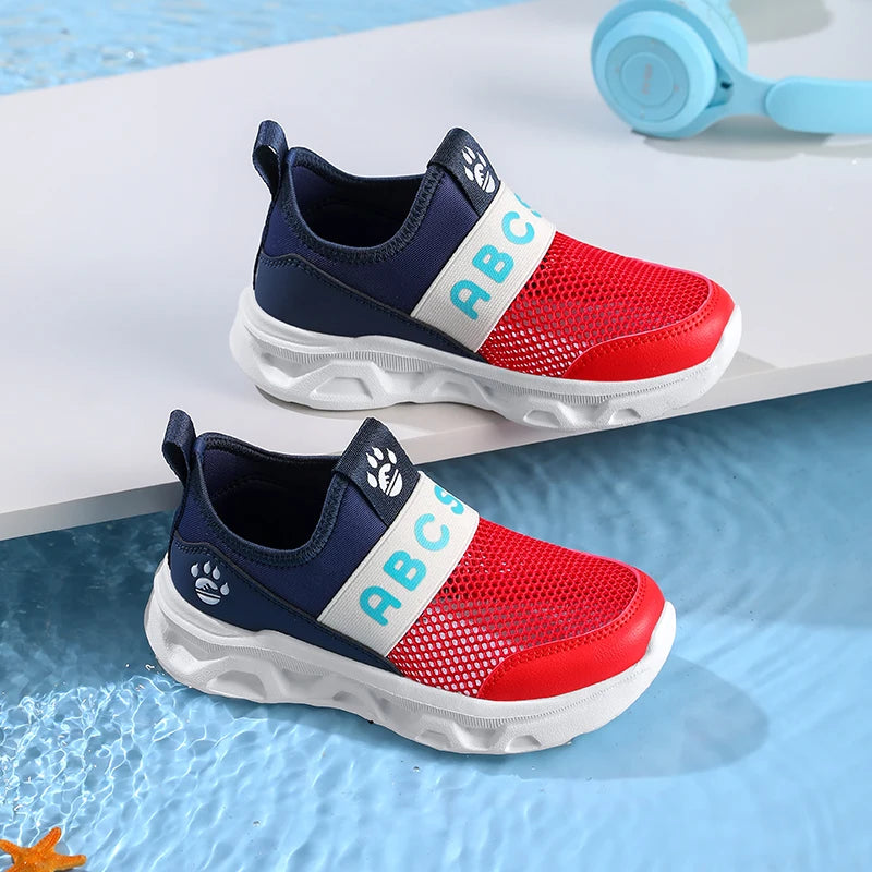 Kids' Sports Shoes: Minimalist Design for Comfort and Practicality